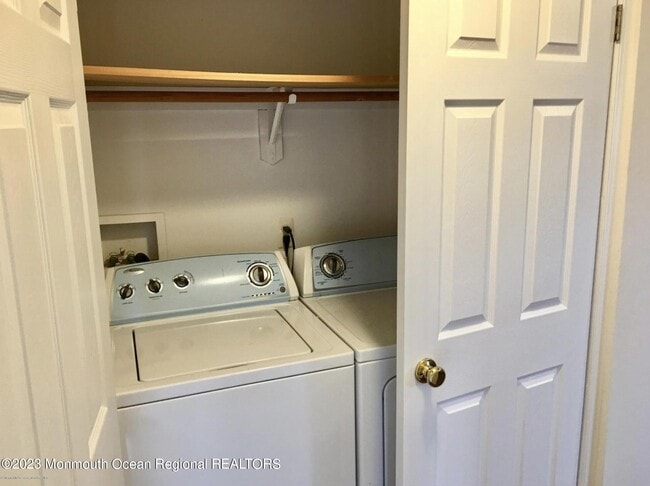 Building Photo - 200 7th Ave