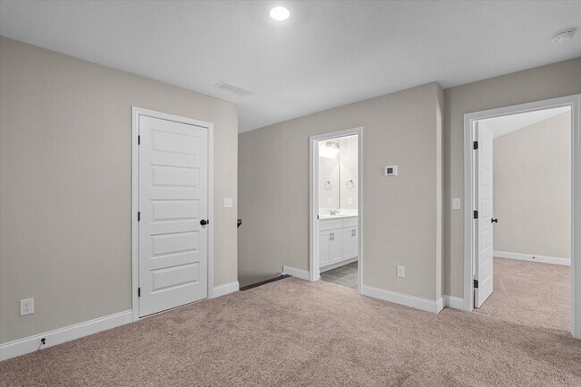 Building Photo - 626 Hope St