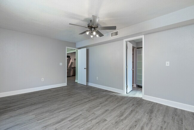 Building Photo - 4717 W Leila Ave