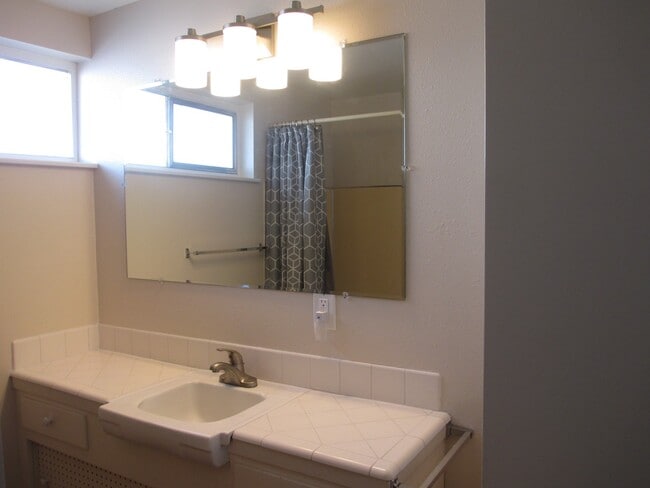 Building Photo - North East Corner Lot Home