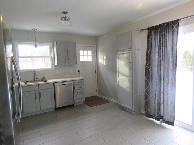 Building Photo - 3539 East St