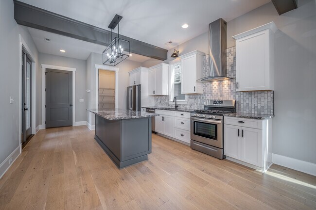 Building Photo - 288 W Main St