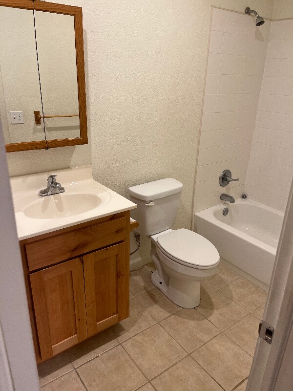 Building Photo - 513 W 2nd St