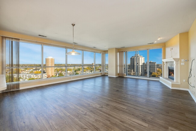 Building Photo - 1522 N Prospect Ave