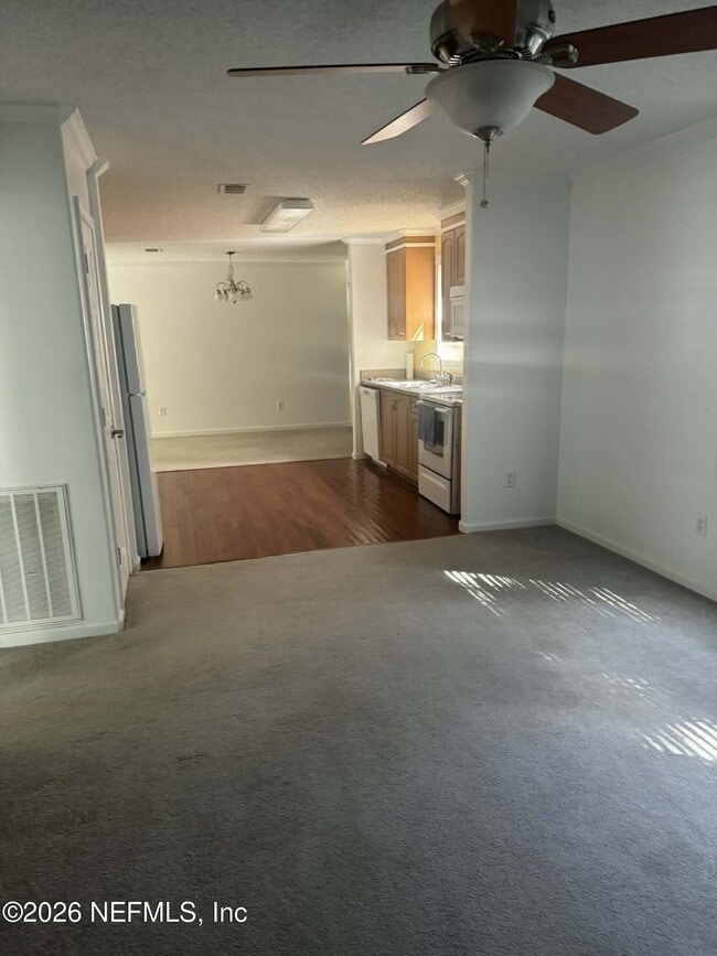 Building Photo - 176 Basin Dr