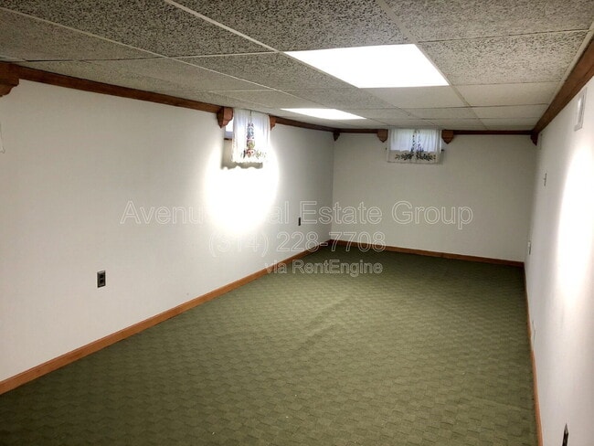 Building Photo - 5242 Parker Ave