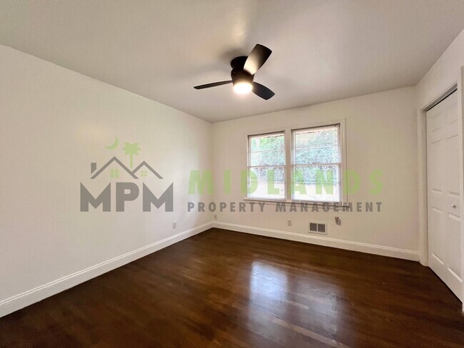 Building Photo - 1545 S Beltline Blvd