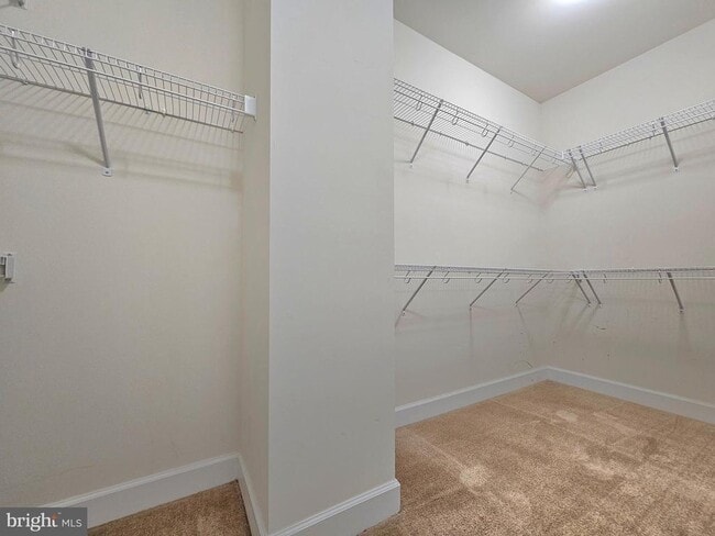 Building Photo - 8820 Englewood Farms Dr