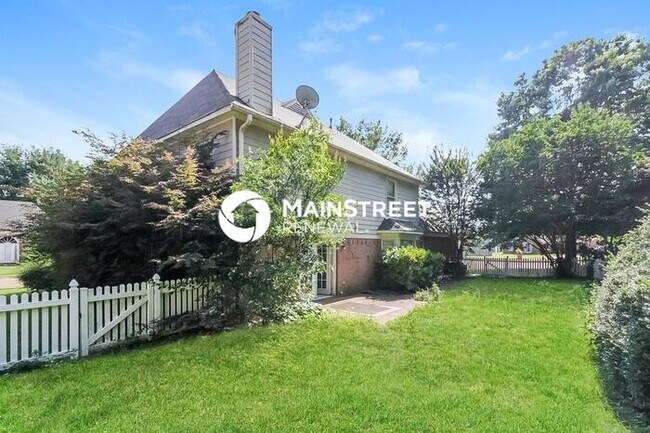 Building Photo - 4 Bedroom Pet-Friendly Home in Cordova, TN with Main Street Renewal