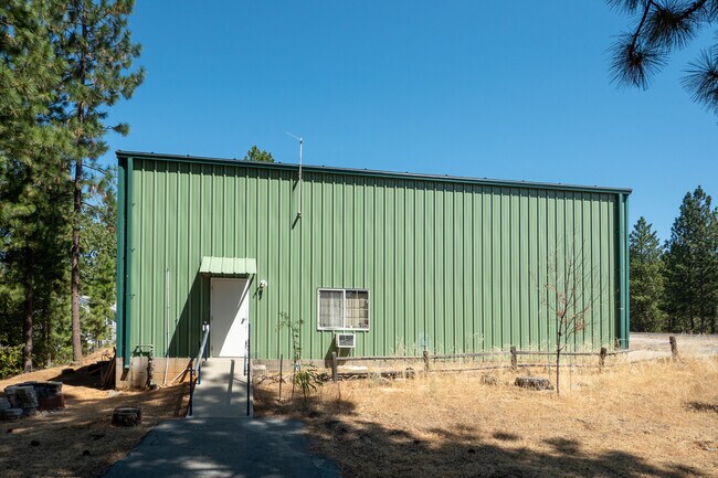 Building Photo - 18765 Cherokee Rd