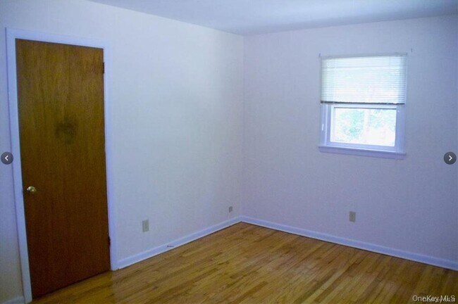 Building Photo - 10 Balder Ct