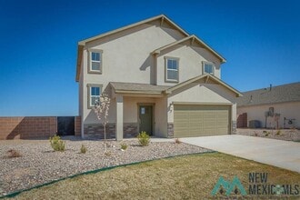 Building Photo - 8 Twin Berry Ct