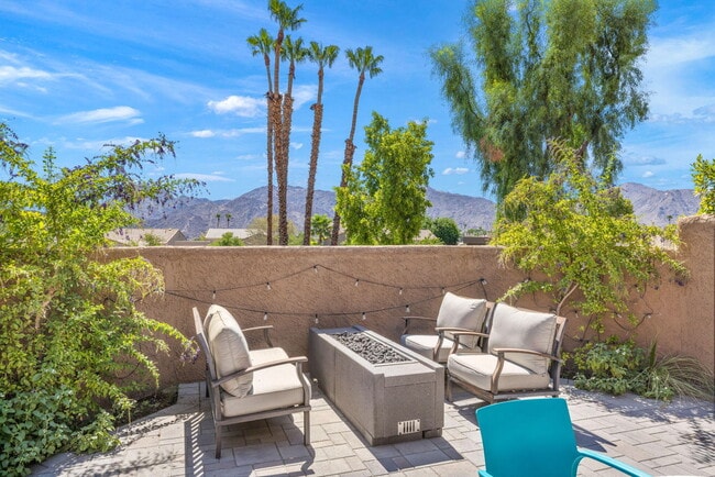 Building Photo - 49069 Mariposa Dr