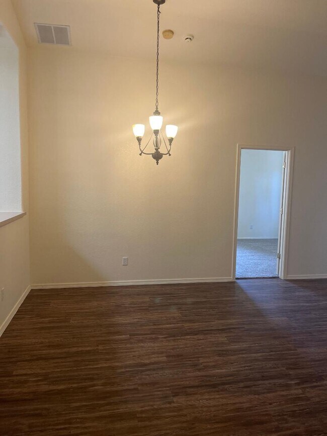 Building Photo - 2423 S Cybil Ave