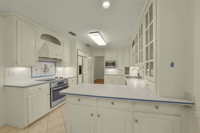 Building Photo - 110 Hillcrest Dr
