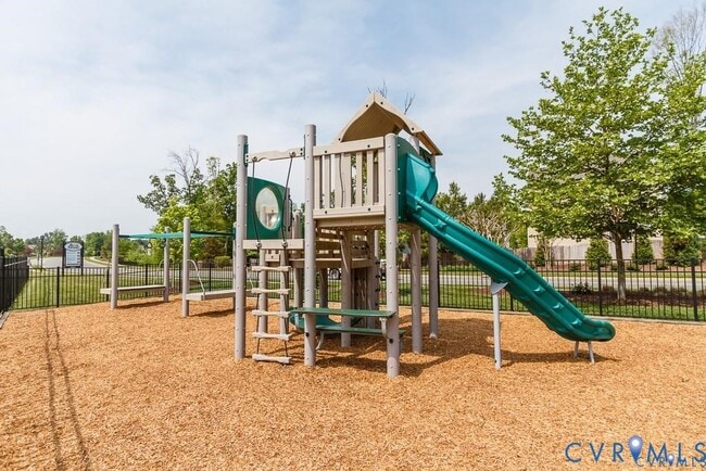 Building Photo - 8090 Manton Ct