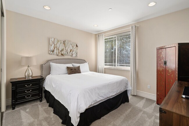 Building Photo - 15935 Archwood Ln