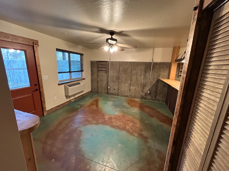 Building Photo - 6248 Three Needles Ln