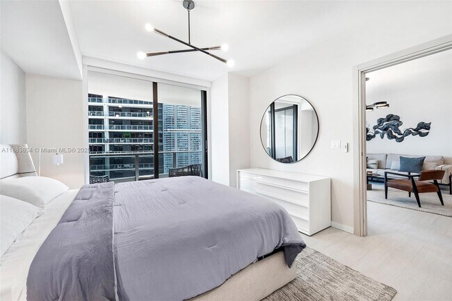 Building Photo - 1000 Brickell Plaza