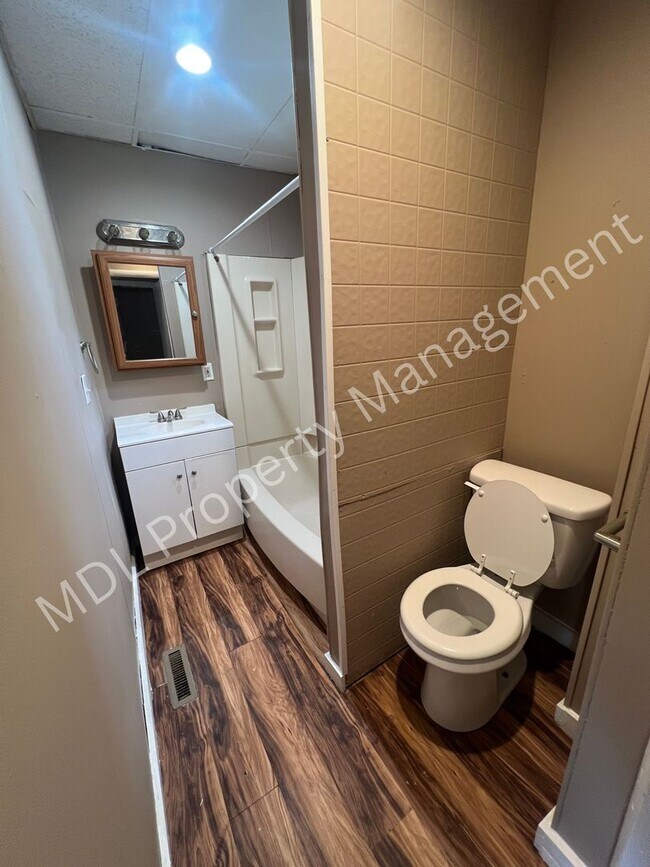 Building Photo - 401 Litchfield St