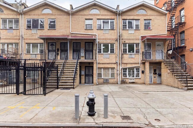Building Photo - 315 E 163rd St
