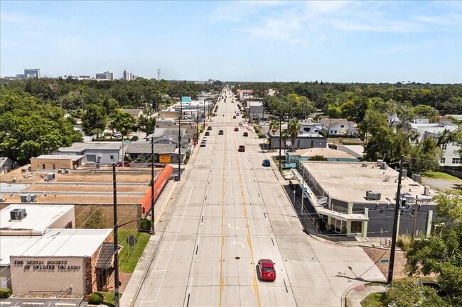 Building Photo - 748 Altaloma Ave