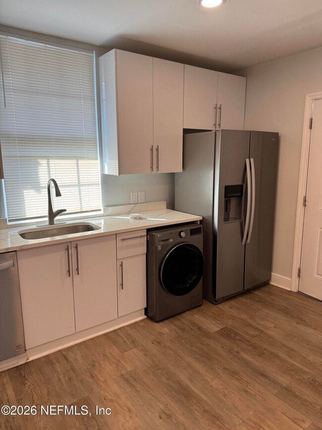 Building Photo - 2357 College St