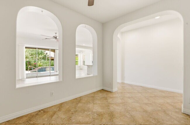 Building Photo - Encanterra Golf Community