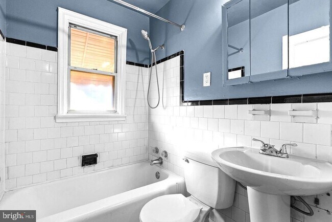 Building Photo - 1300 N Potomac St