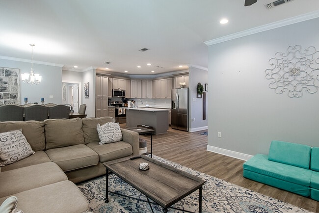 Building Photo - 14289 Tori Dawn Ct