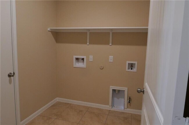 Building Photo - 6817 Ranchito Dr