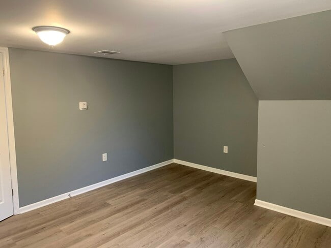 Building Photo - 141 Humphrey St