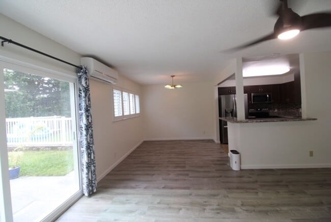 Building Photo - Beautiful 3 Bedroom 2.5 Bath house in Gate...