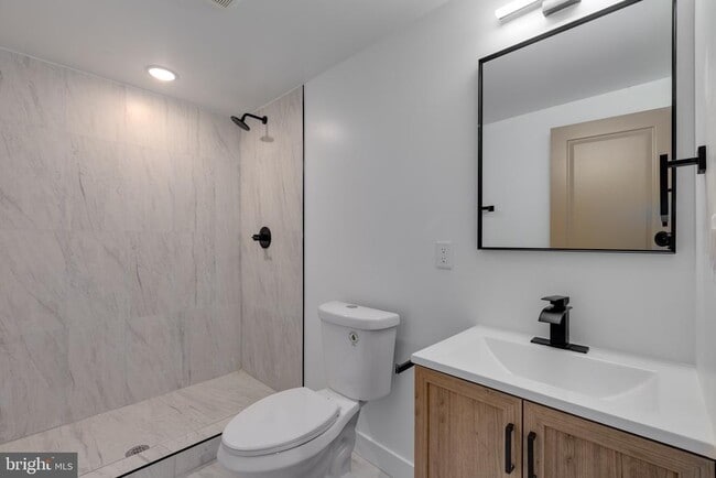 Building Photo - 2350 N 16th St