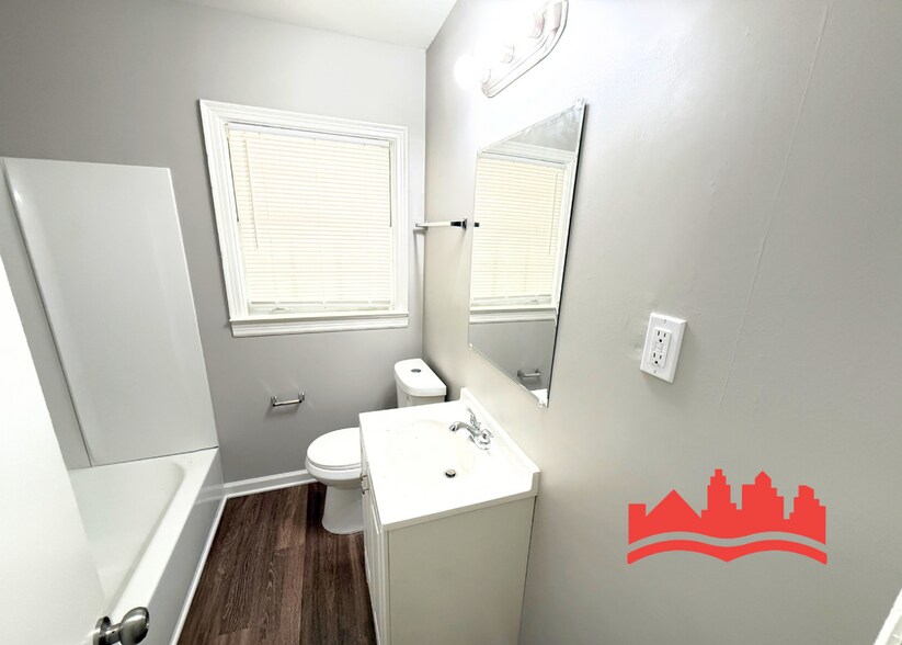 Building Photo - 4801 Dianne Dr