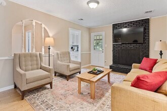 Building Photo - 564 Glade Park Loop