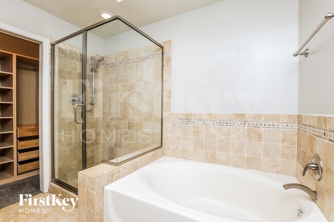 Building Photo - 4116 E Tanglewood Dr