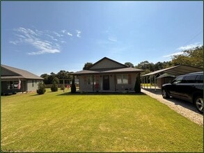 Building Photo - 300 Cottage Hl Ct