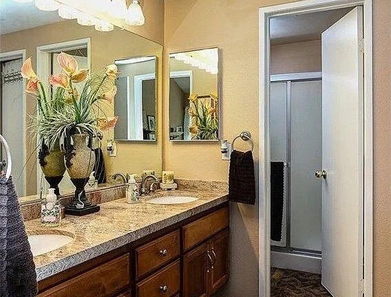 Building Photo - 24105 Del Monte Dr