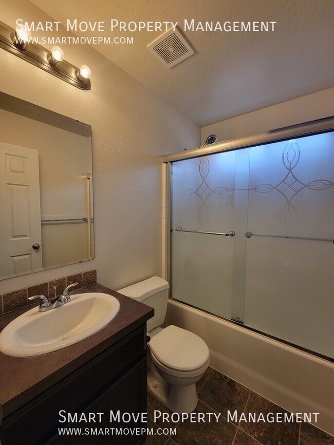 Building Photo - 4284 S Overhill Way