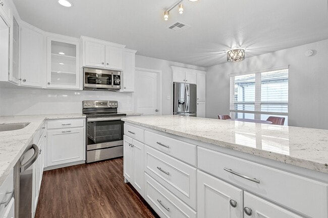 Building Photo - 10822 Bob White Dr