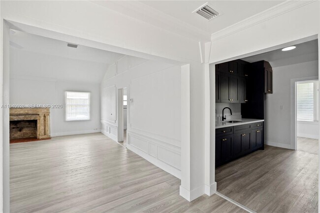 Building Photo - 113 NW 57th St