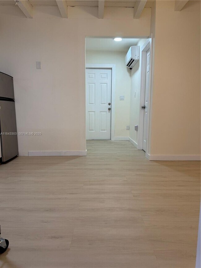 Building Photo - 630 SW 62nd Ct