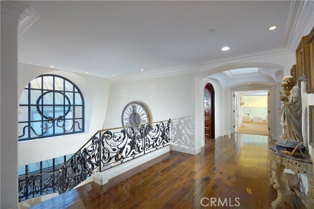 Building Photo - 18 Breakers Ise