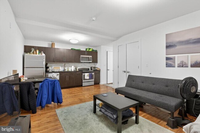 Building Photo - 2321 Fitzwater St