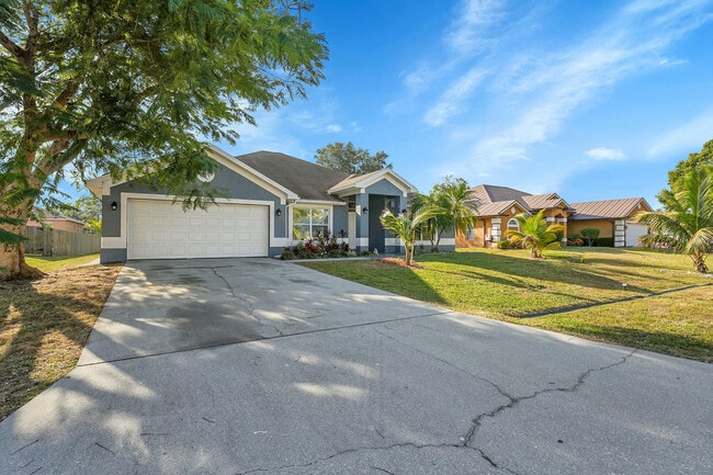 Building Photo - 2518 SE Cooper Ln