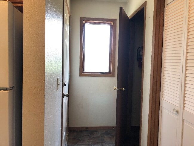 Building Photo - 2620 Westwinds Dr