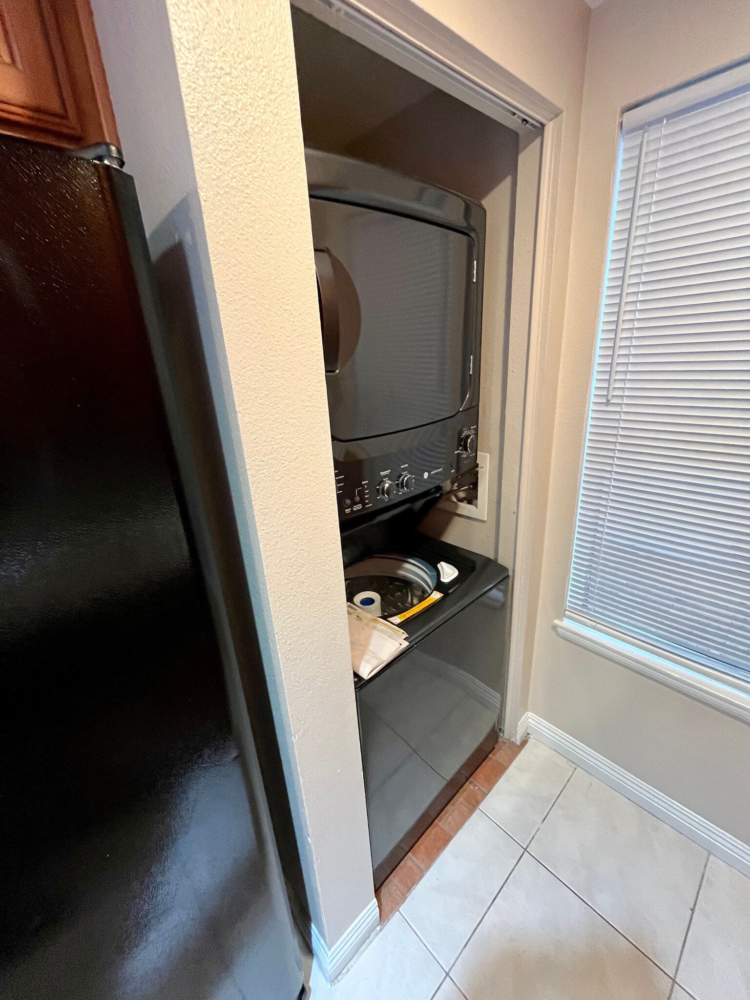 Building Photo - 8 Allenwood Ln