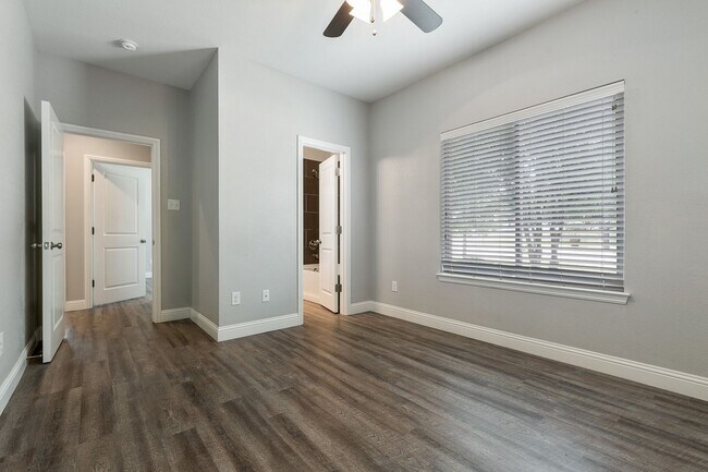 Building Photo - 2840 Forest Park Blvd