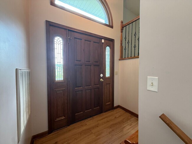 Building Photo - Big on Space. Big on Convenience. Big on Comfort.